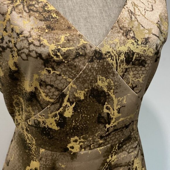 Tahari Gold METALLIC ABSTRACT SLEEVELESS SHEATH DRESS - Picture 12 of 16
